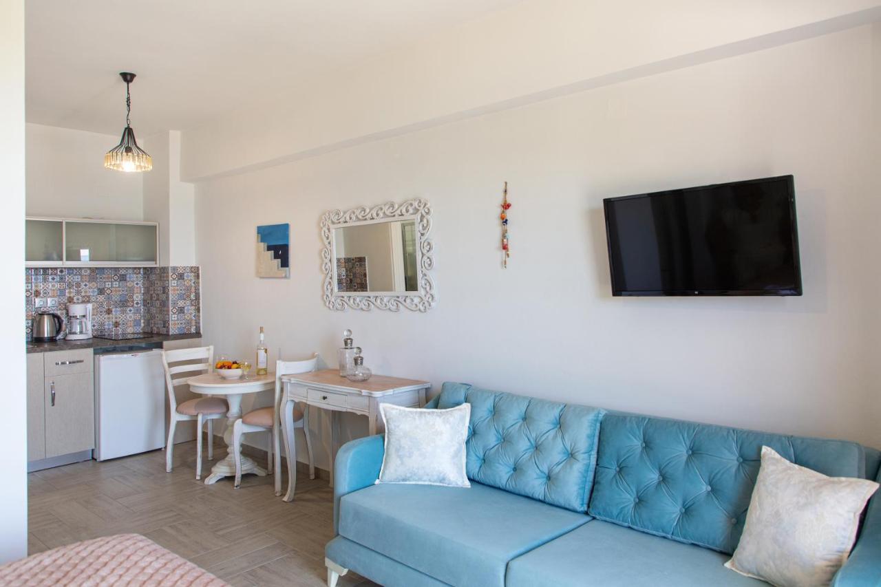 Elimia Suites & Studios Makrýgialos 외부 사진