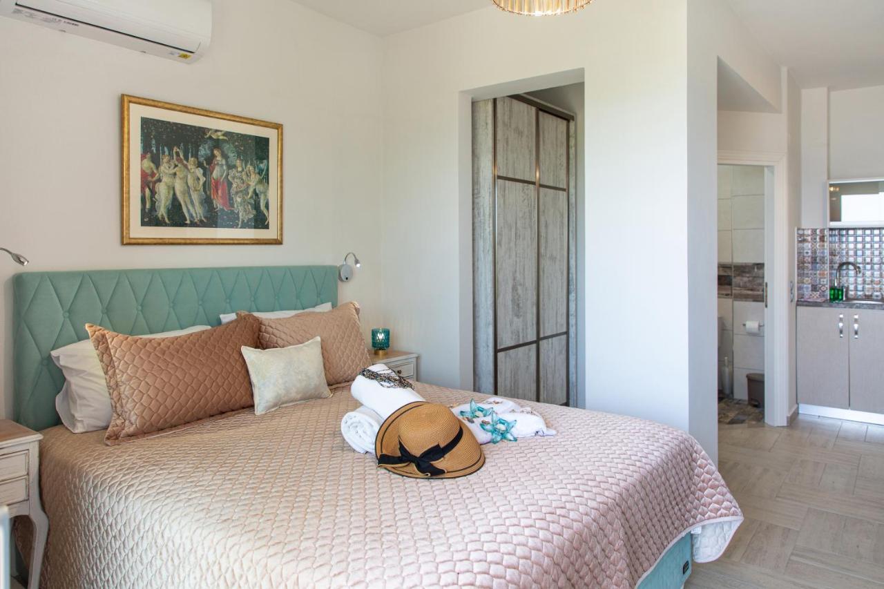 Elimia Suites & Studios Makrýgialos 외부 사진