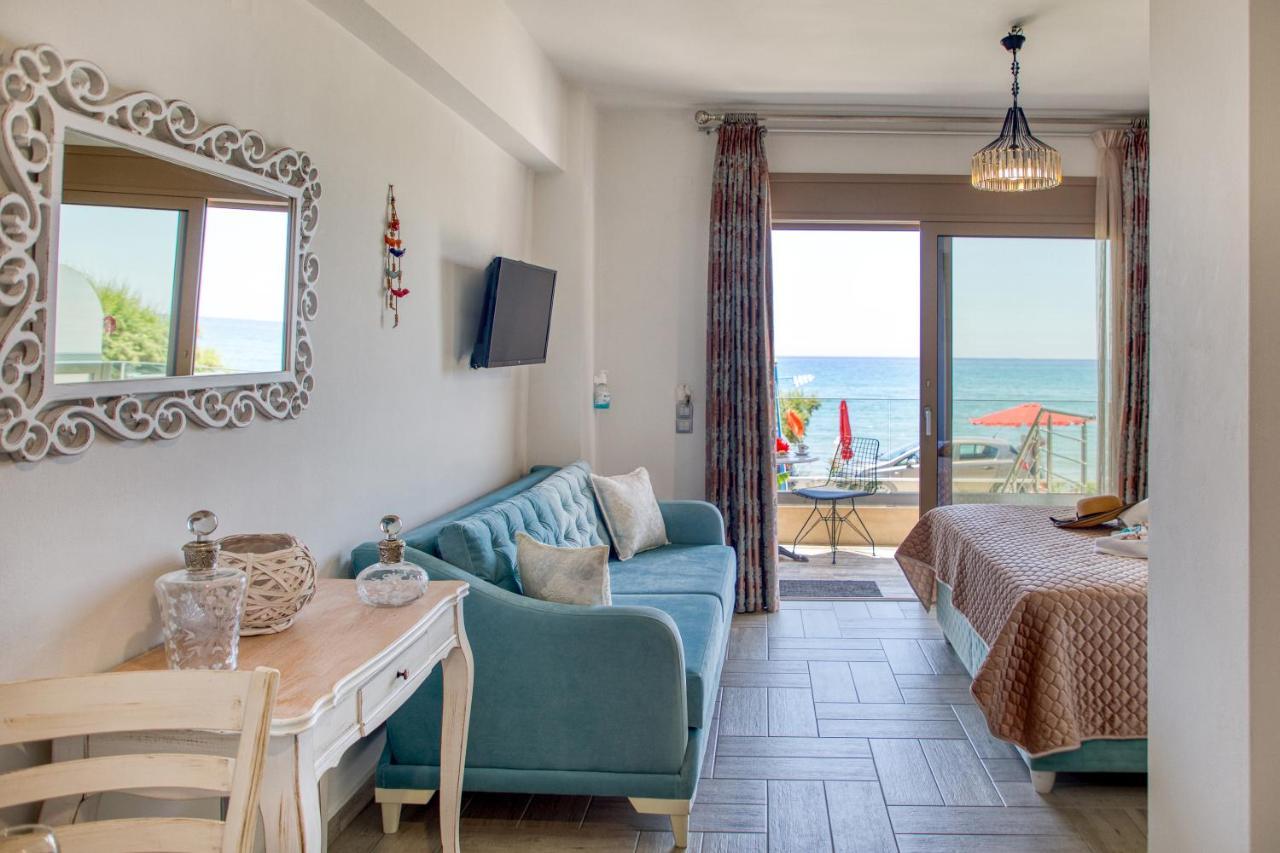 Elimia Suites & Studios Makrýgialos 외부 사진
