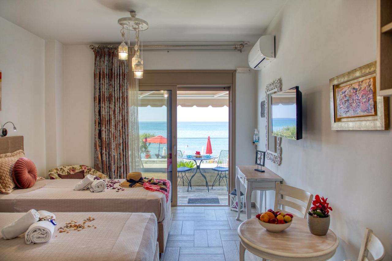 Elimia Suites & Studios Makrýgialos 외부 사진