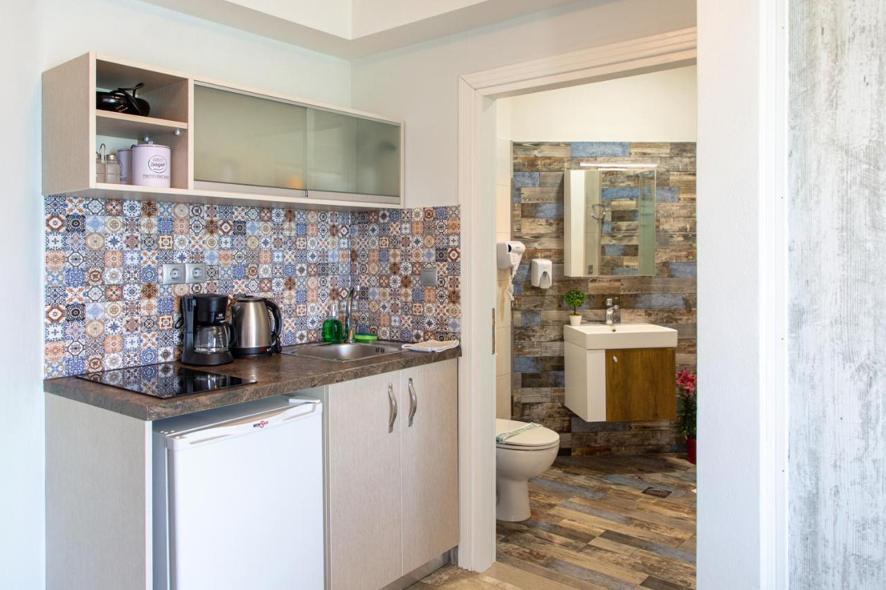 Elimia Suites & Studios Makrýgialos 외부 사진