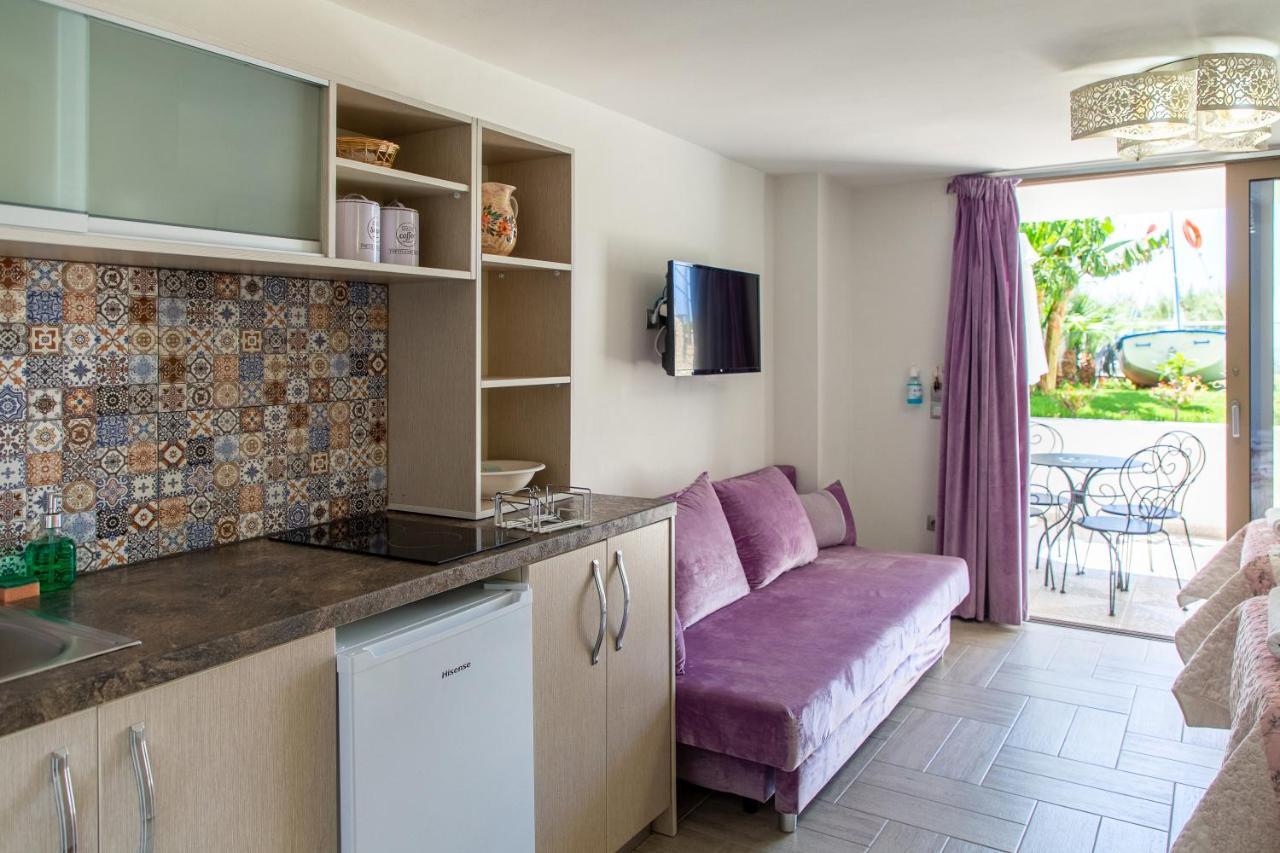 Elimia Suites & Studios Makrýgialos 외부 사진