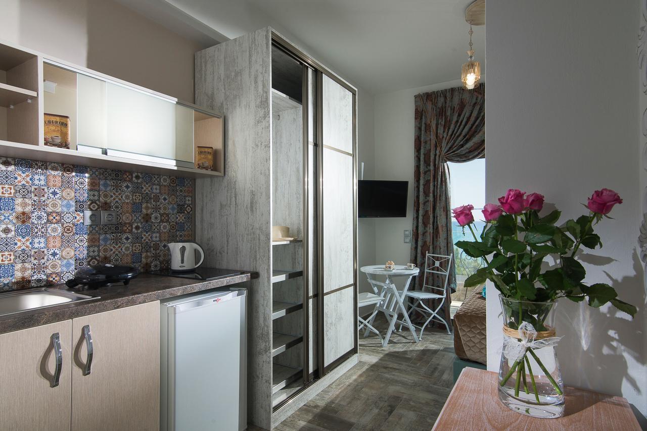 Elimia Suites & Studios Makrýgialos 외부 사진