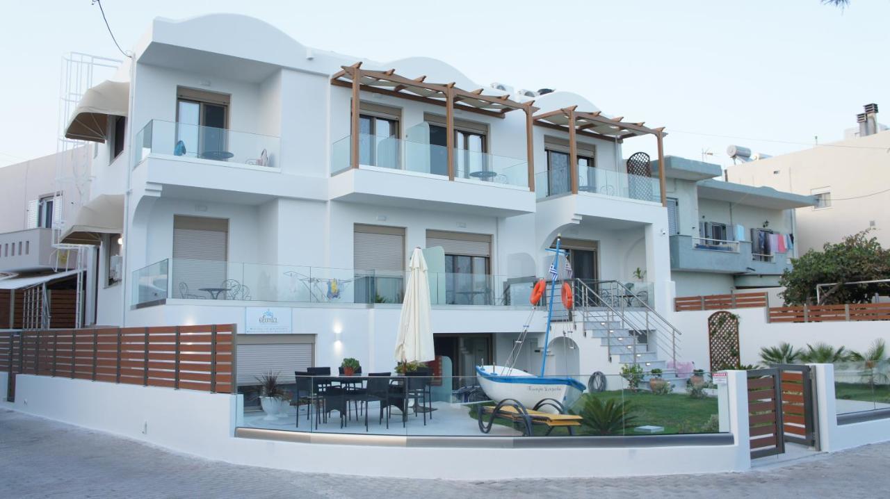 Elimia Suites & Studios Makrýgialos 외부 사진