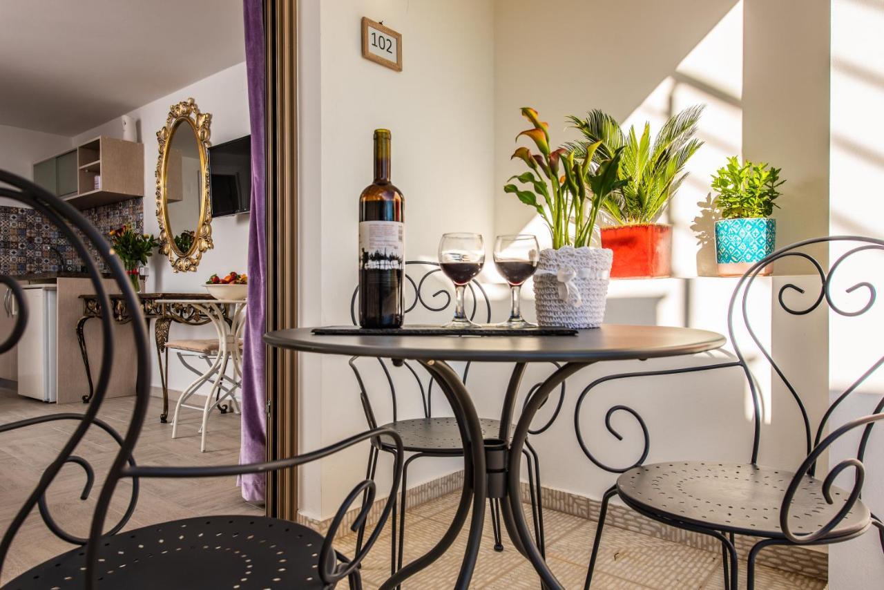 Elimia Suites & Studios Makrýgialos 외부 사진