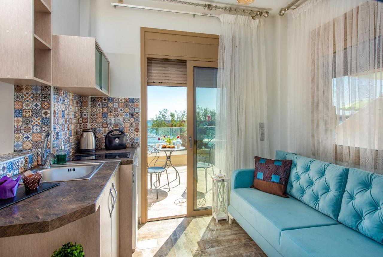 Elimia Suites & Studios Makrýgialos 외부 사진