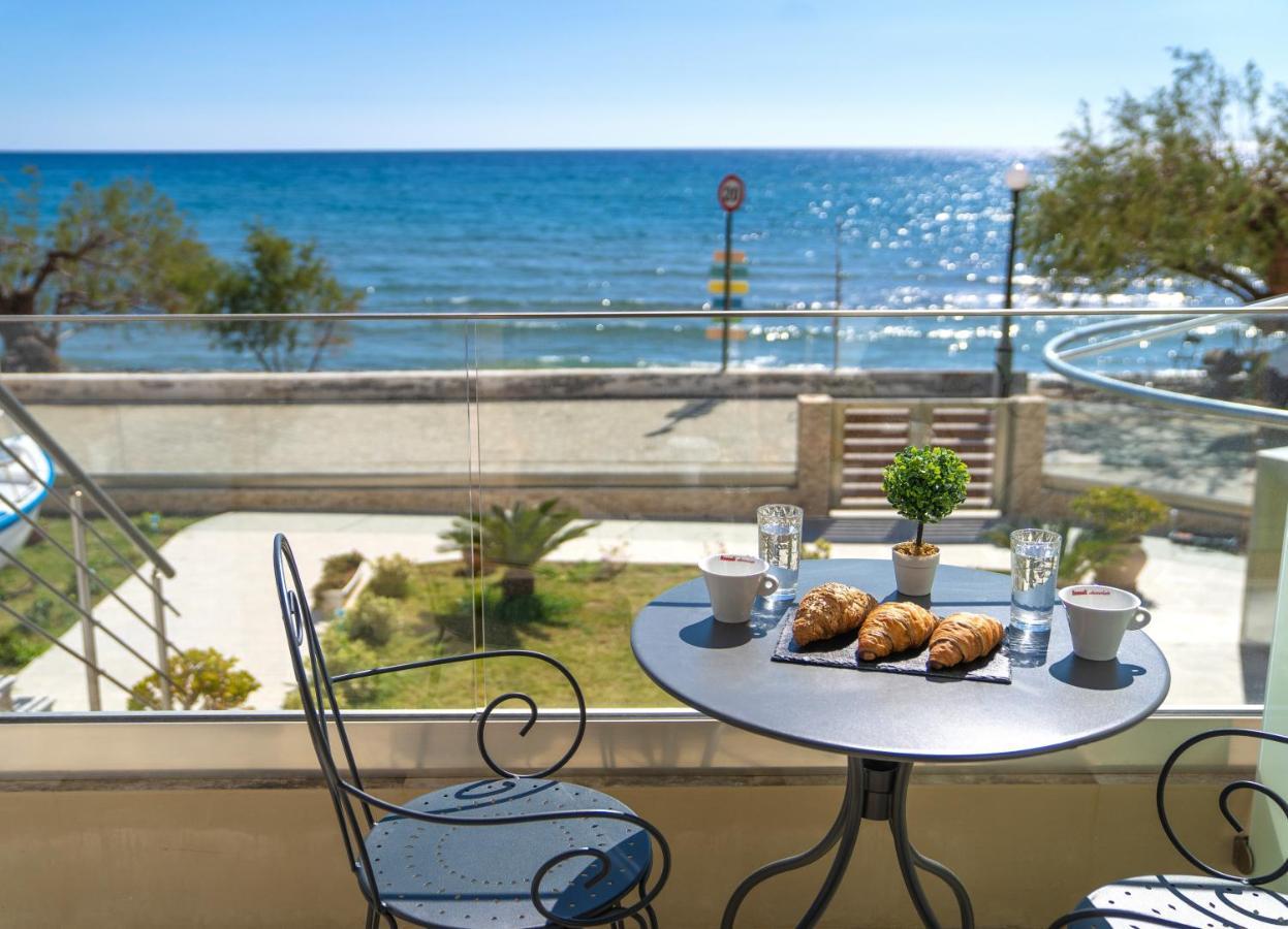Elimia Suites & Studios Makrýgialos 외부 사진